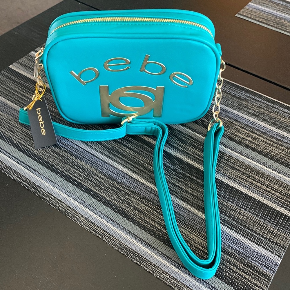 The Kayla camera crossbody teal color